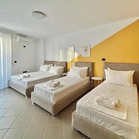 Lulu - Sunny Lägenhet Golem (Tirana)